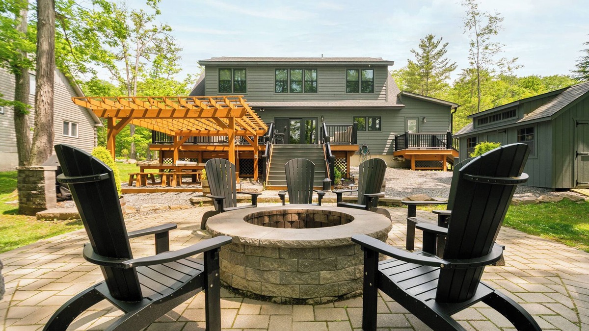 Oakland House | Gathering Place: Lakefront w. boat slip | Dog friendly | Hot tub | Fire pit