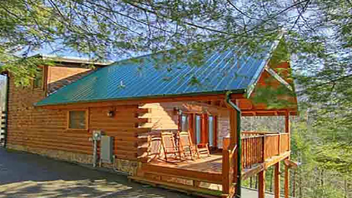 Black Bear Falls Cabin | Gatlinburg - A Dream Come True - 1 Bdrms.