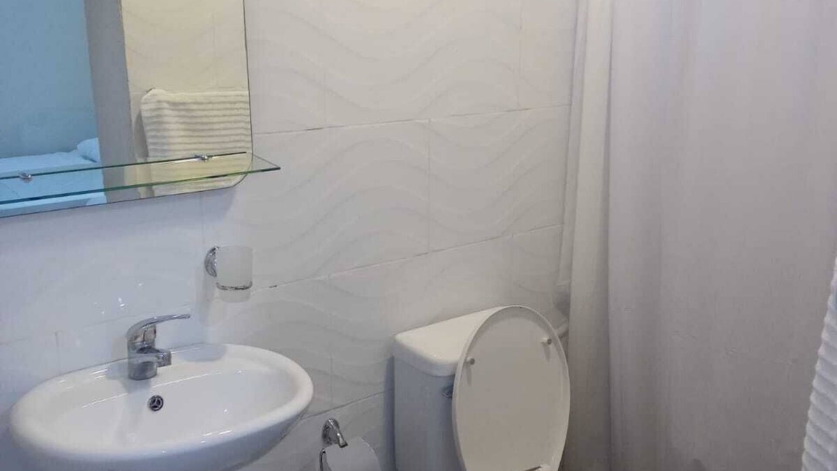 San Anton House | Gato Colonial The most affordable Hostel in Zona Colonial