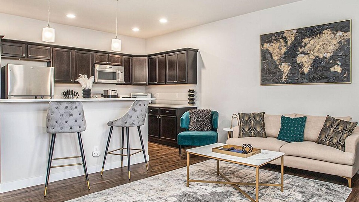 Stevensville Condo | Gatsby Place | Beaches | Grand Mere | Wineries
