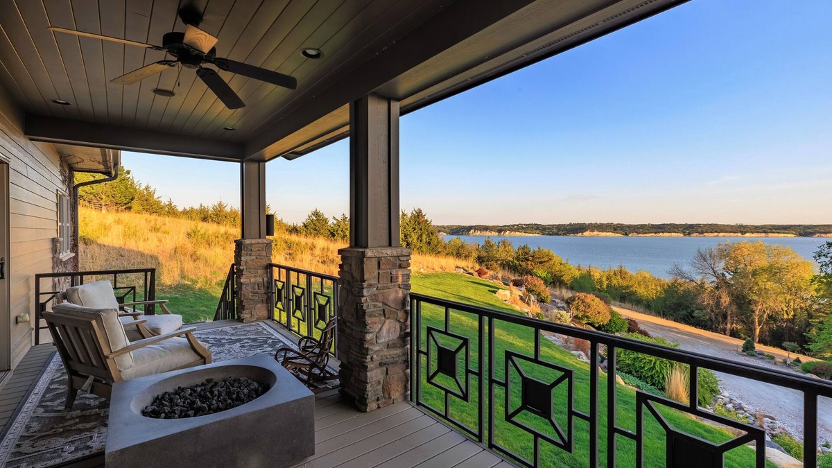 Yankton House | Gavins Point Lakehouse