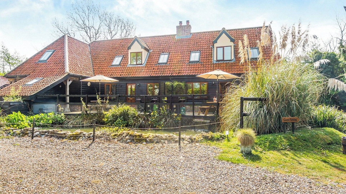 Bungay Cottage | 7 bedroom accommodation in Ilketshall St Margaret near Bungay