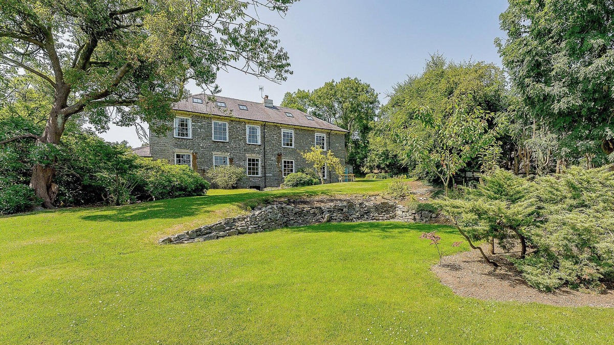Ystrad Meurig Cottage | 1 bedroom accommodation in Tregaron and the Cambrian Mountains