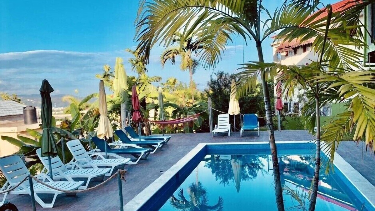 West Gate Hills Apartment | GD Rooftop Lounge ocean view, salt water pool with mountain view, 1bdrm