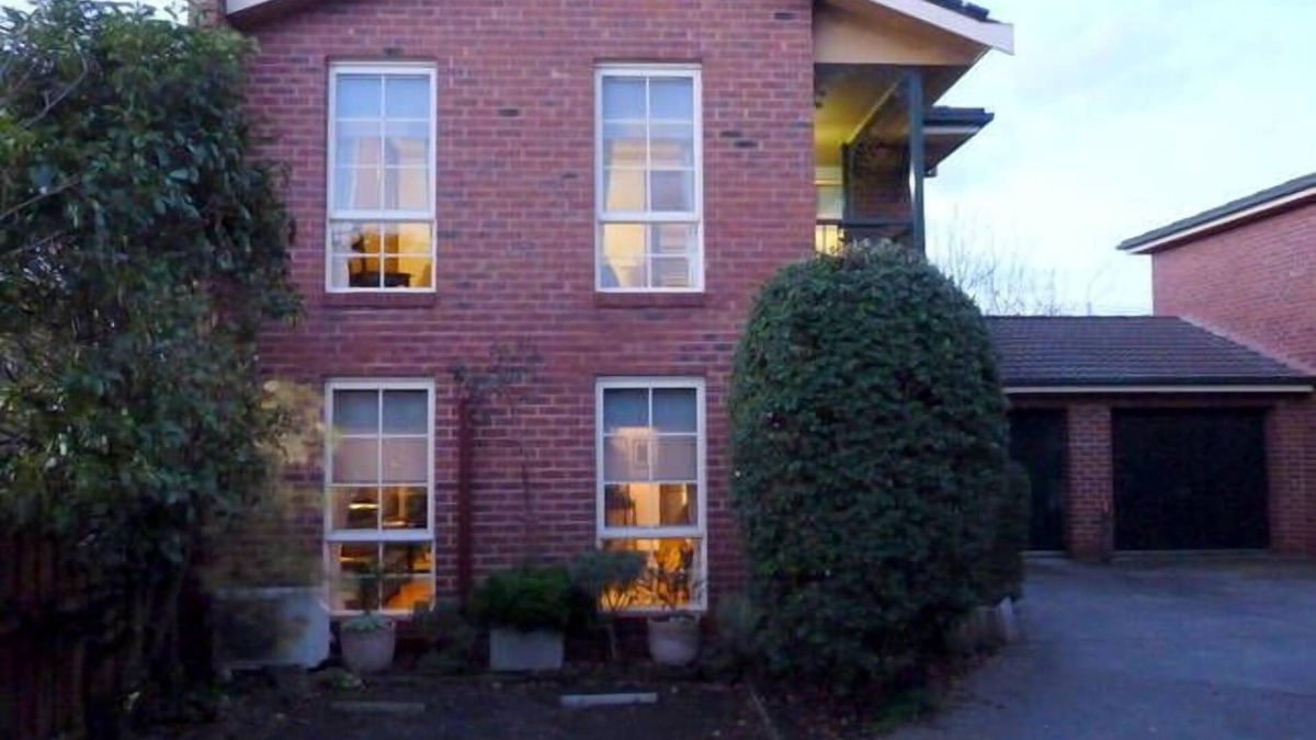 Geelong House | Geelong CBD Sea Wolf Cottage by the Bay