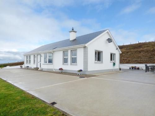 Malin House | Gelmar's Coastal View