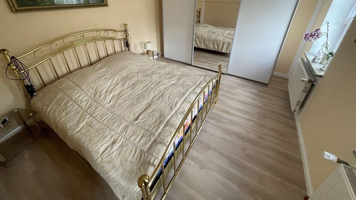 Schweez Apartment | Gemütlich Ferienwohnung mit Romantischen Teichblick