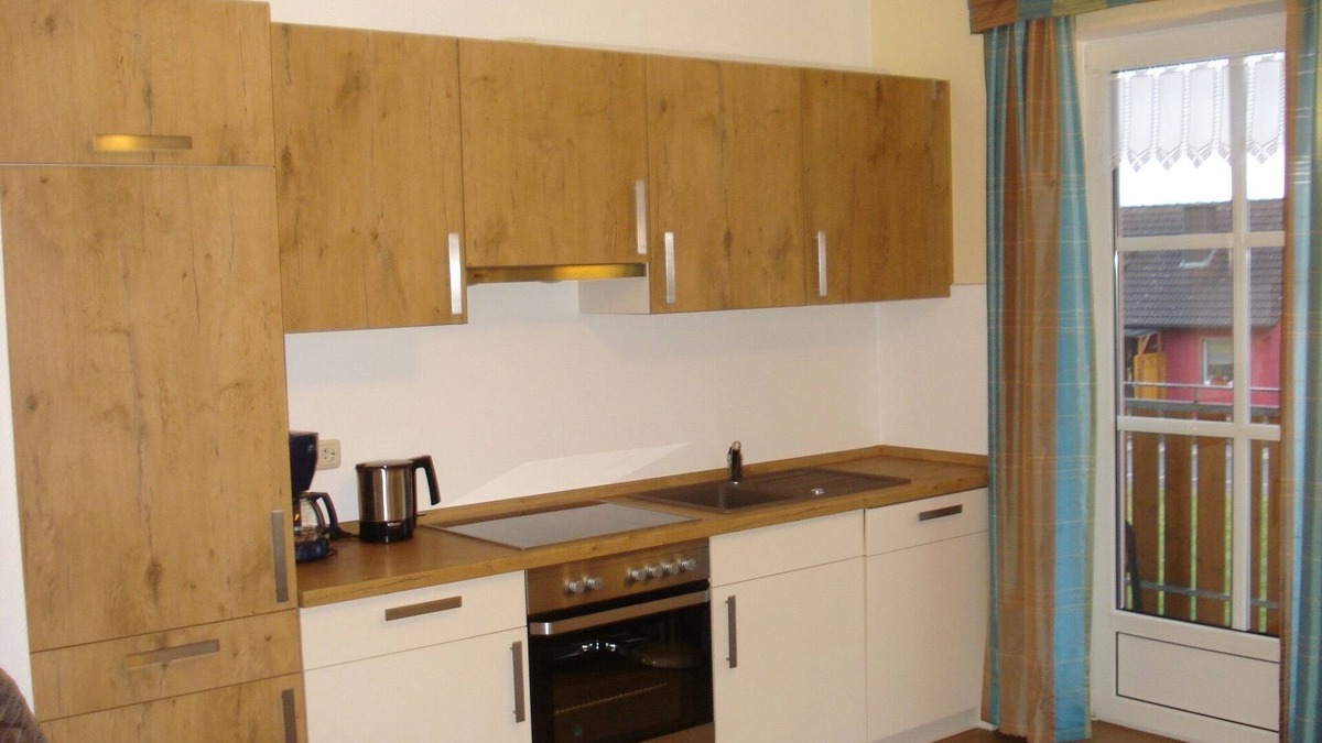 Bad Steben Apartment | Gemütliche 70qm Ferienwohnung mit Balkon, Naturholzmöbelausstattung
