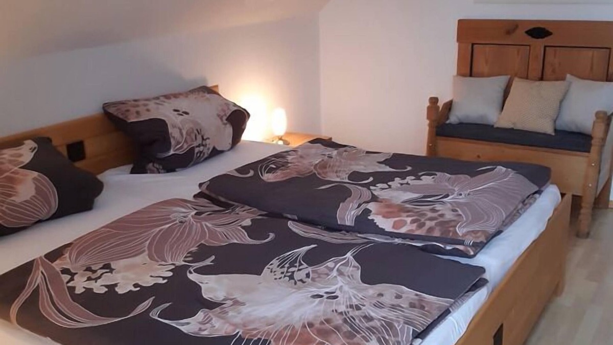 Rauhenebrach Apartment | Gemütliche Dachgeschosswohnung mit eigenem Balkon