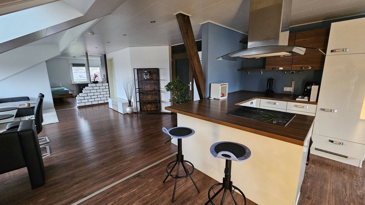 Kirchheim unter Teck Apartment | Gemütliche Loft-ferienwohnung mit Blick auf die Burg Teck in Ruhiger Lage