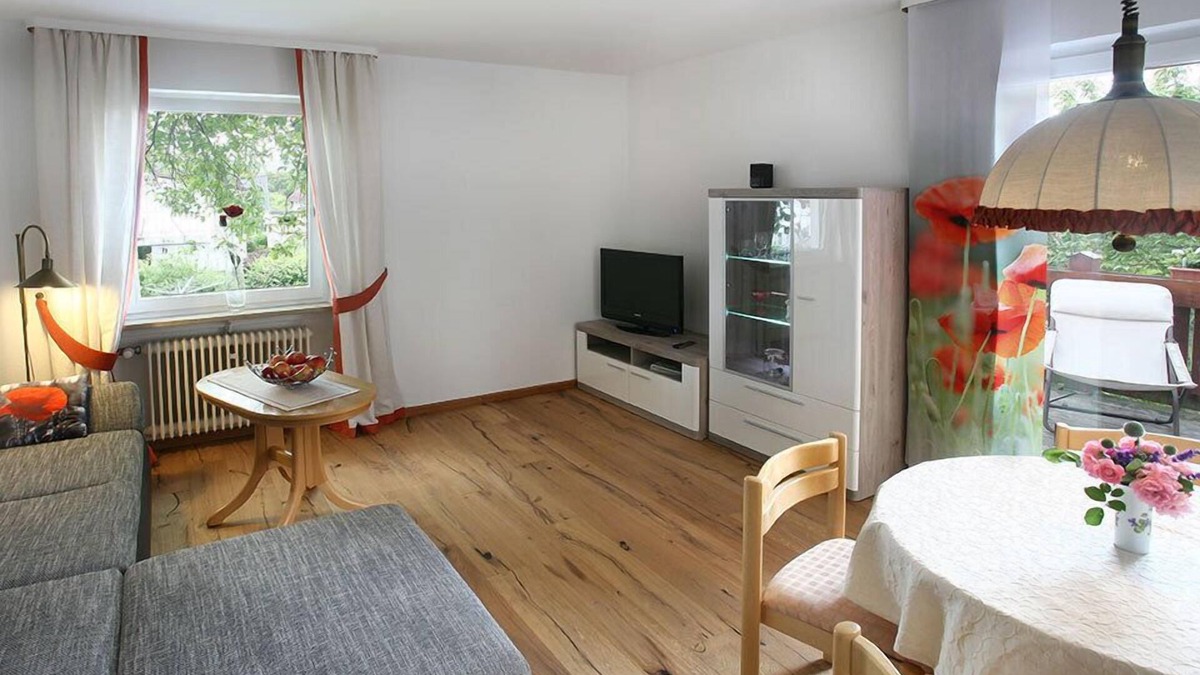 Staffelstein Apartment | Gemütliche Ferienwohnung (60qm) mit großem Balkon und kostenfreiem WLAN