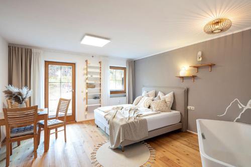 Aschau im Chiemgau Apartment | gemütliche FeWo mit großer Relax-Badewanne Ap 303