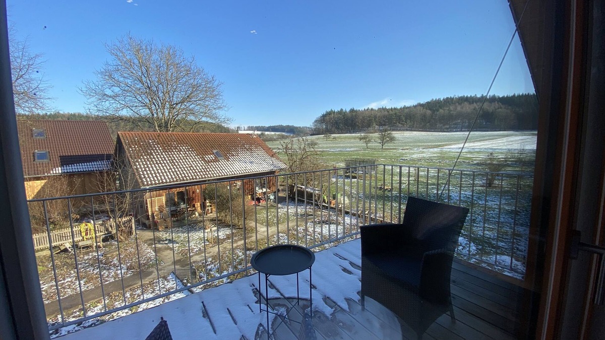 Ueberlingen Apartment | Gemütliche Großzügige Ferienwohnung mit Balkon auf dem Biohof am Bodensee