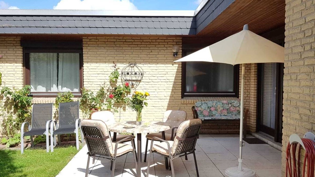 Bad Schwartau House | Gemütlicher Bungalow, Haus mit Garten Ostsee-nah