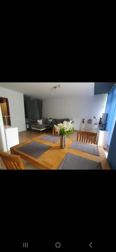 Pinneberg Apartment | Gemütliches Apartment in Pinneberg - Balkon & Bahnhof in 5 Min