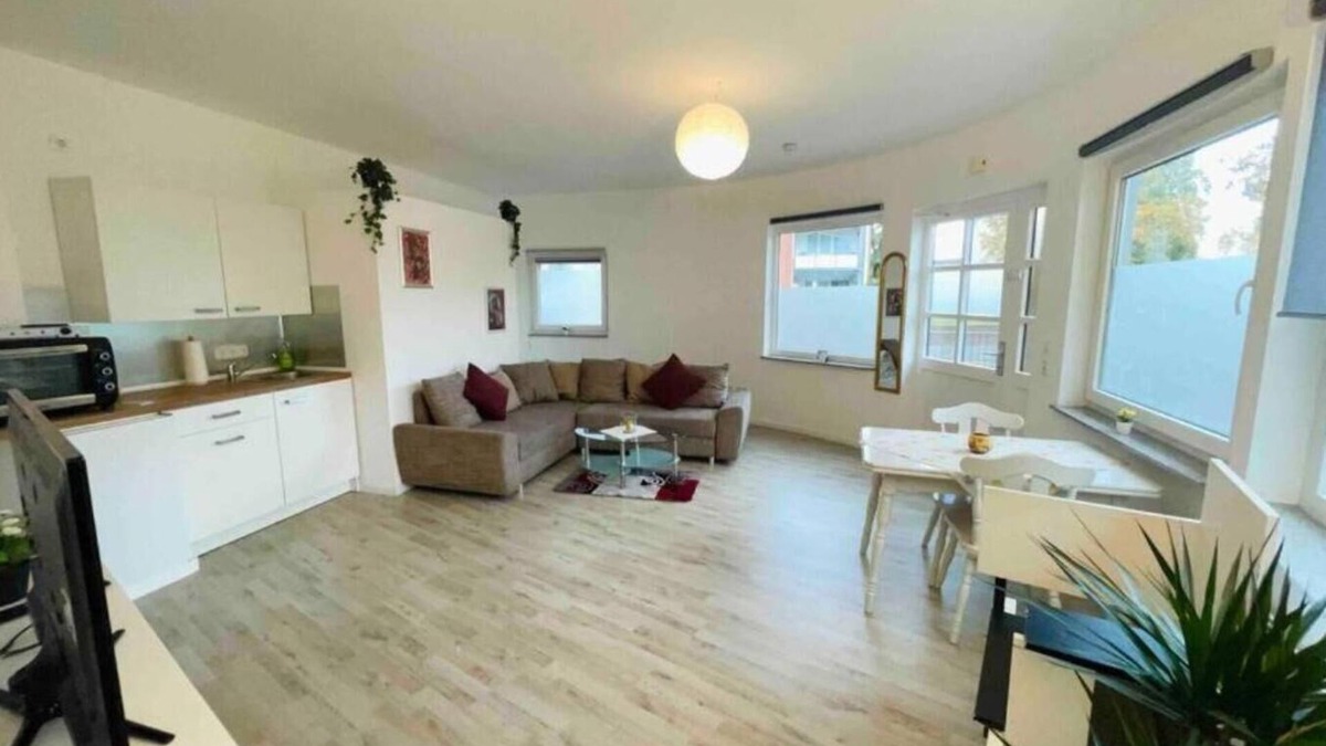 Rheinhausen House | Gemütliches Bungalow, Kontakloser Check-in, Zentral
