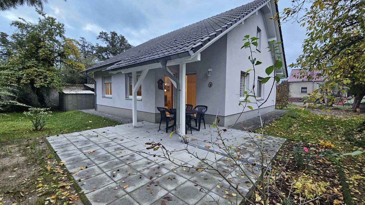 Mellensee House | Gemütliches Ferienhaus nur 100 m zum Mellensee! 2 SZ, WZ, Bad, Gästewc, Terrasse