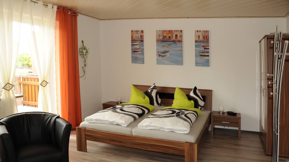 Kemmern Apartment | Gemütliches Feriendomizil (45qm) mit Sonnenterrasse und Parkmöglichkeit