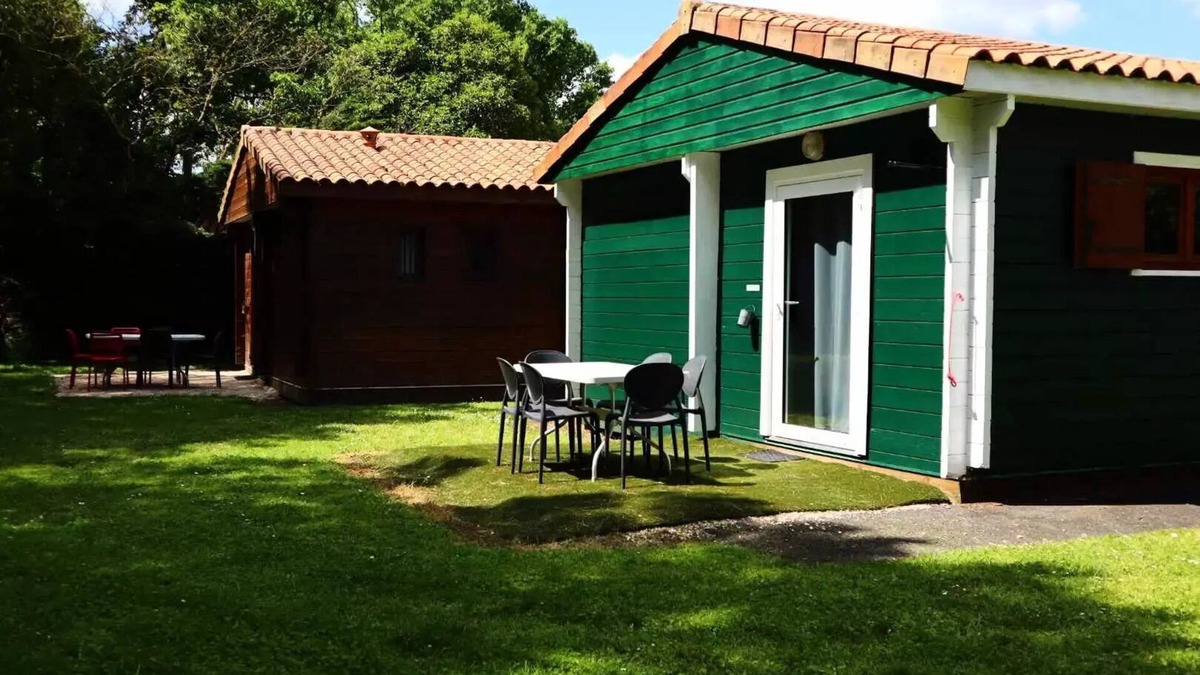 Vouneuil-sur-Vienne Ski Chalet | Gemütliches Chalet mit 2 Schlafzimmern 6 Personen