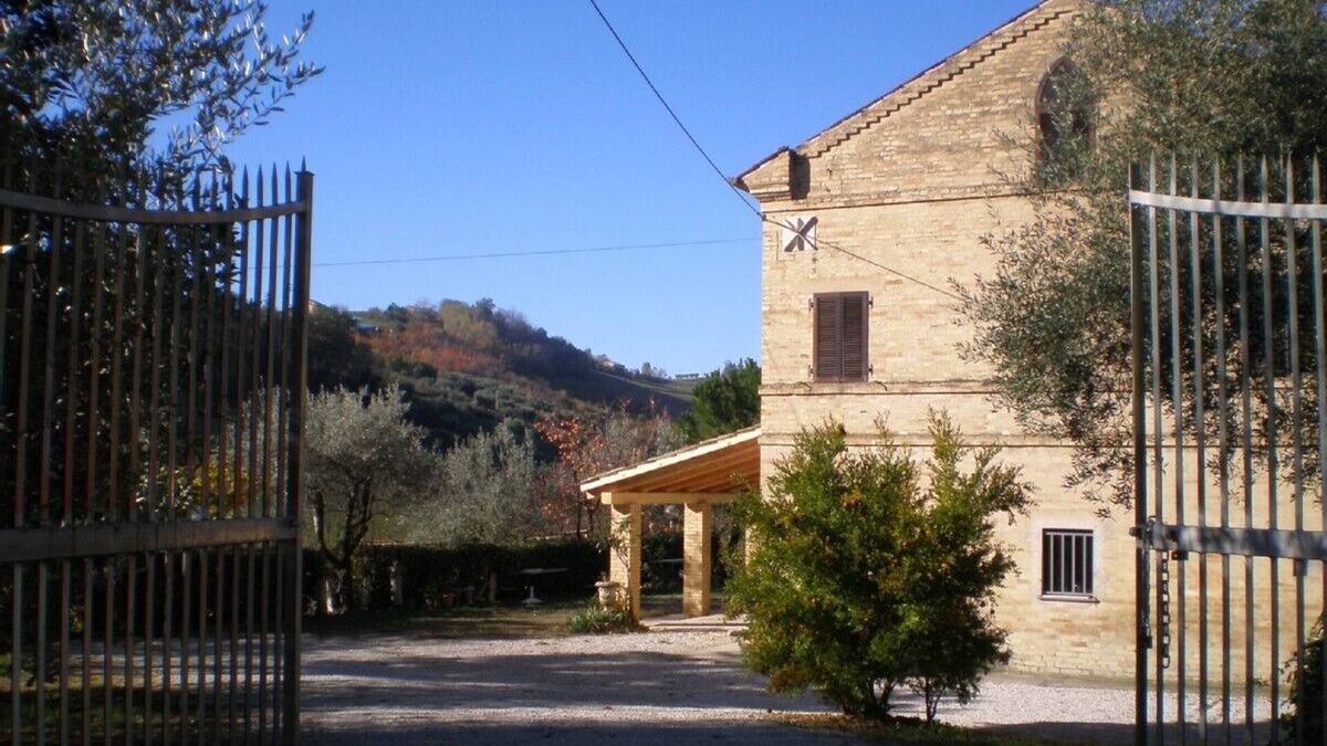 Monte Giberto House | Gem. Garden house with pool, in a fantastic location and fantastic views