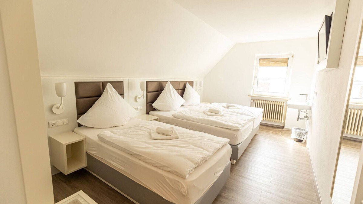 Hollfeld House | Gemeinschaftunterkunft 2 - Zi. 10 - DBZ - Gasthof Schrenker