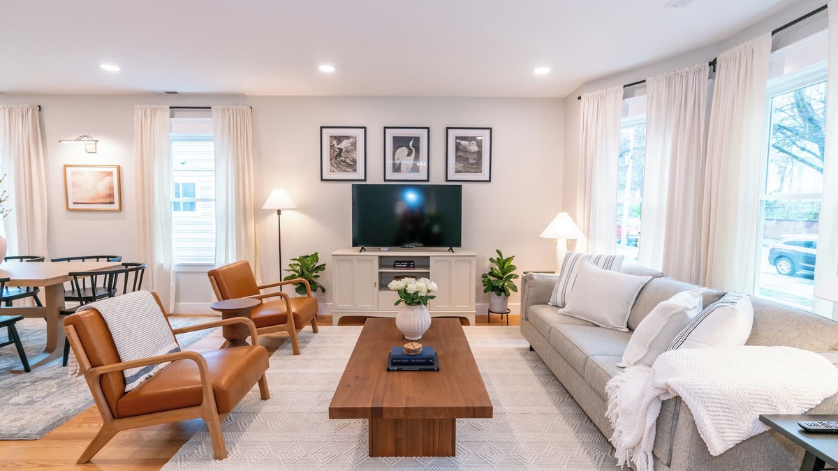 New Haven Apartment | Gemstone: Family-friendly, Close to Yale & Downtown New Haven