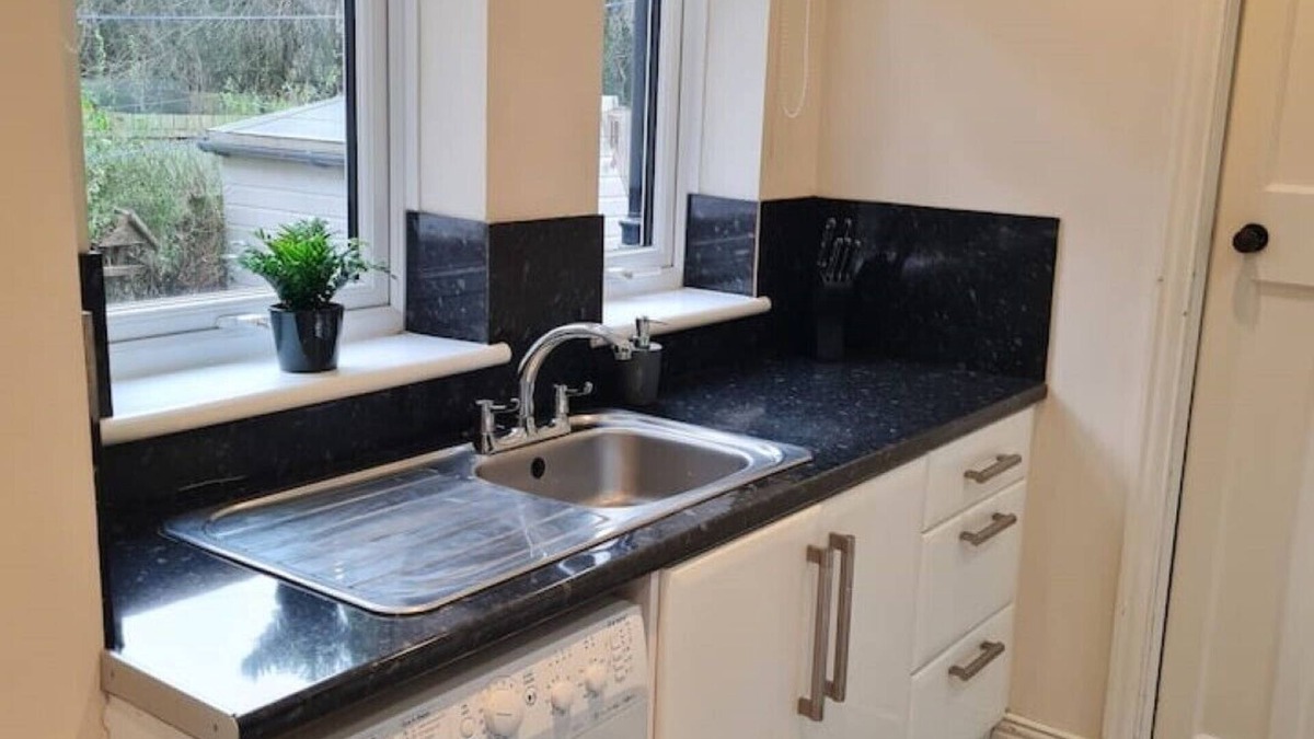 Heaton Apartment | Genade Apts - Heaton, Newcastle. Near Hosp & Uni