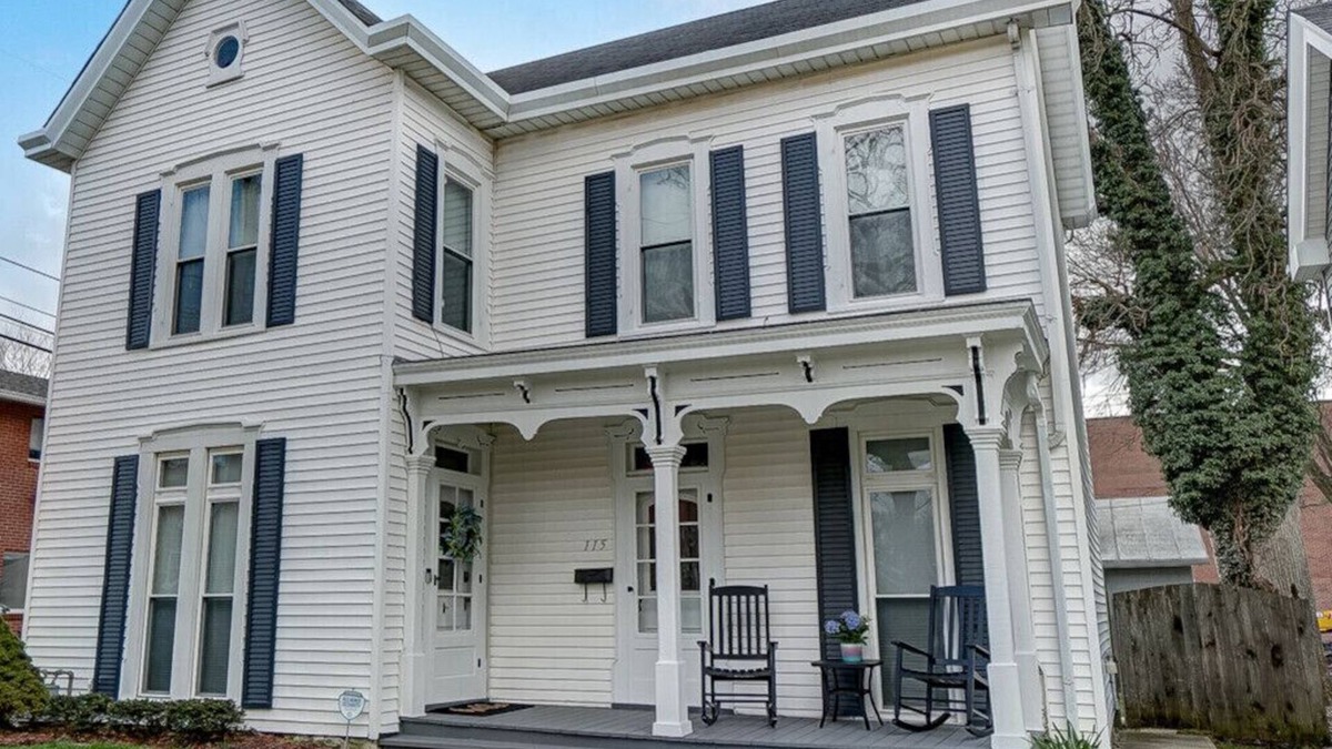 Lebanon House | General Mitchel Historic Home in Downtown Lebanon