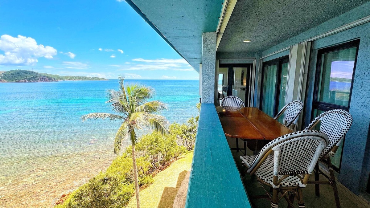 Bolongo Bay Condo | Generator! 4BR remodeled, w/BEACH and 3 POOLS!
