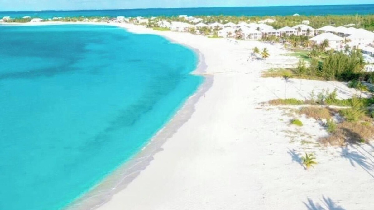 Treasure Cay Villa | Generator, Golf cart avail., 2 BR beach villa in Treasure, WiFi, washer & dryer