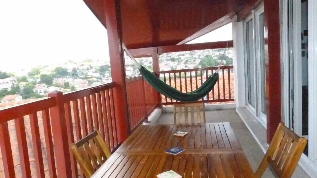 Hendaye Apartment | Generous holiday flat for 4 persons, WiFi