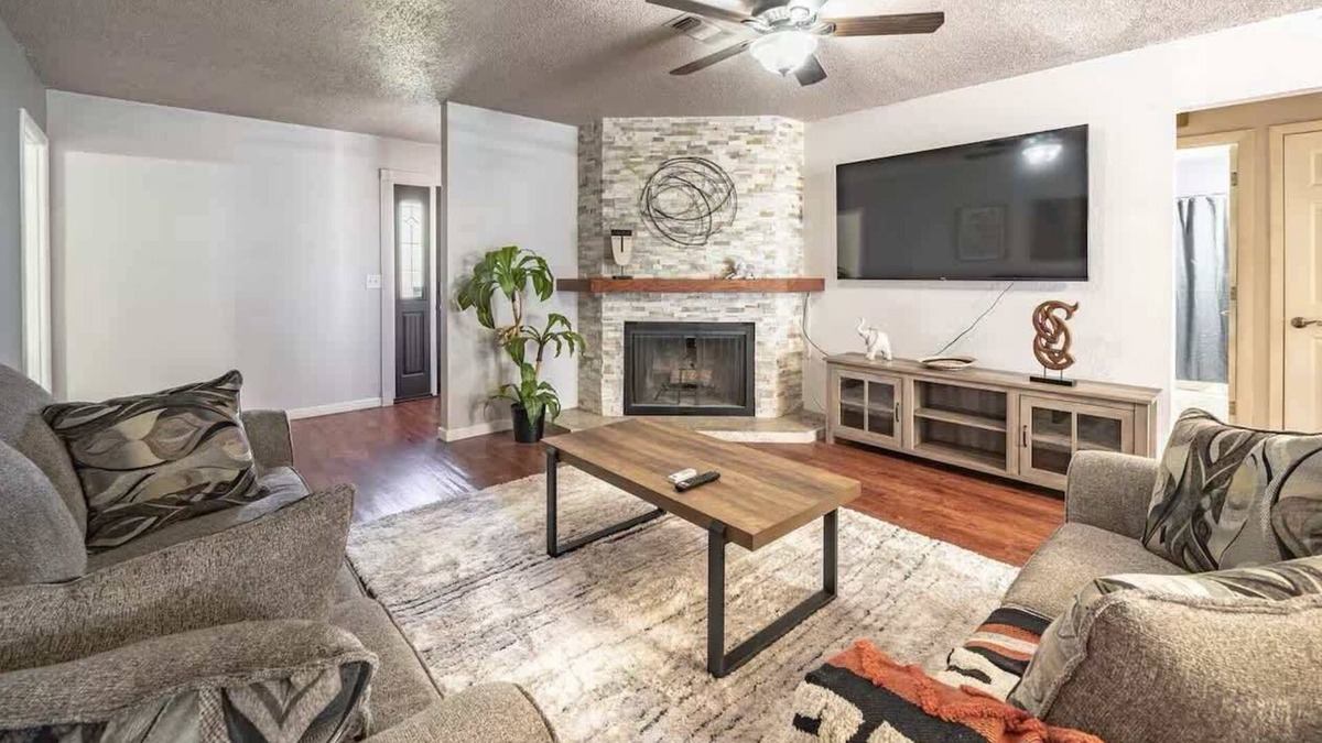 Lubbock House | Geneva's House - 3BR/2BA - Family Friendly