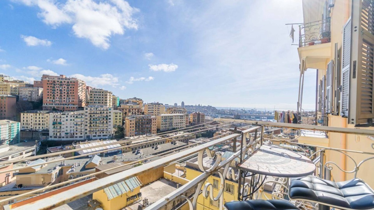 Lagaccio Apartment | Genoa La Fortuna Roomy Apt x4 & Panoramic Balcony
