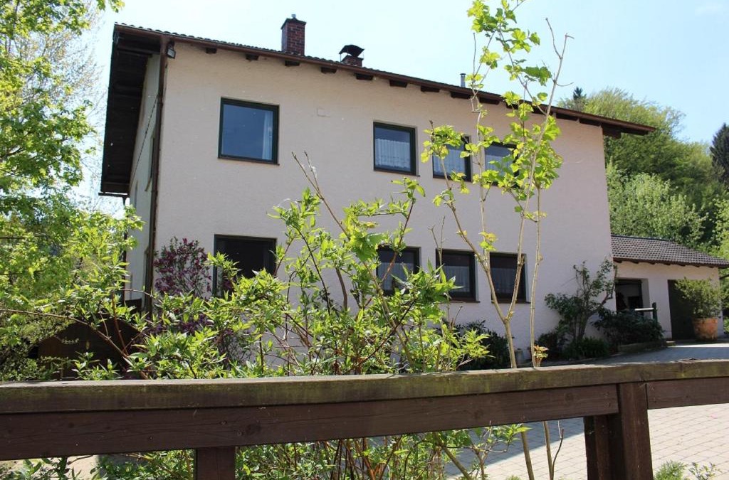 Egging House | GENSLEITEN