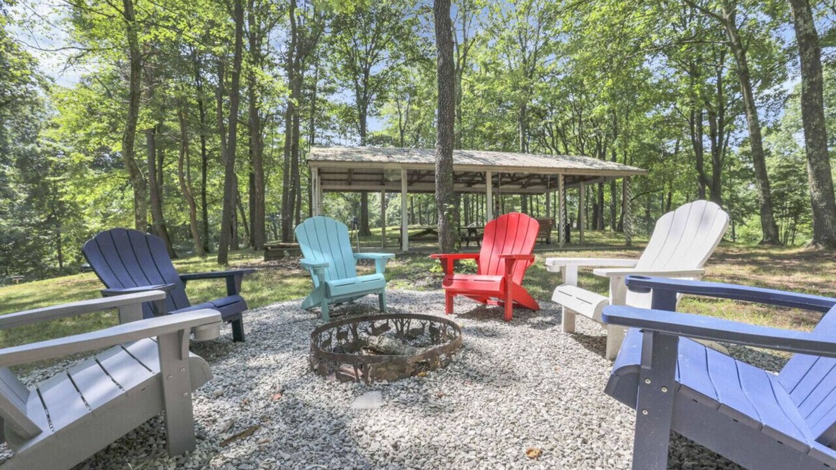 Lancaster Cabin | Gentle Breeze: The Maple: Romantic Secluded Getaway
