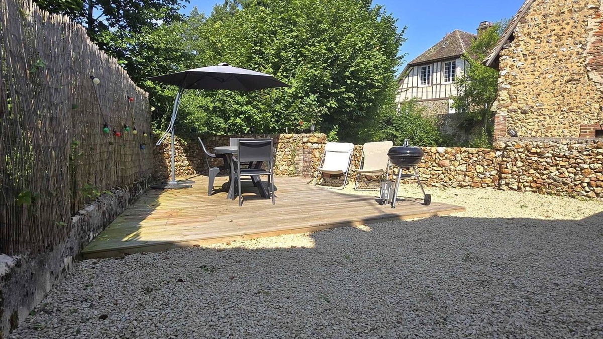 Chennebrun House | Gentle living on the banks of the River Avre