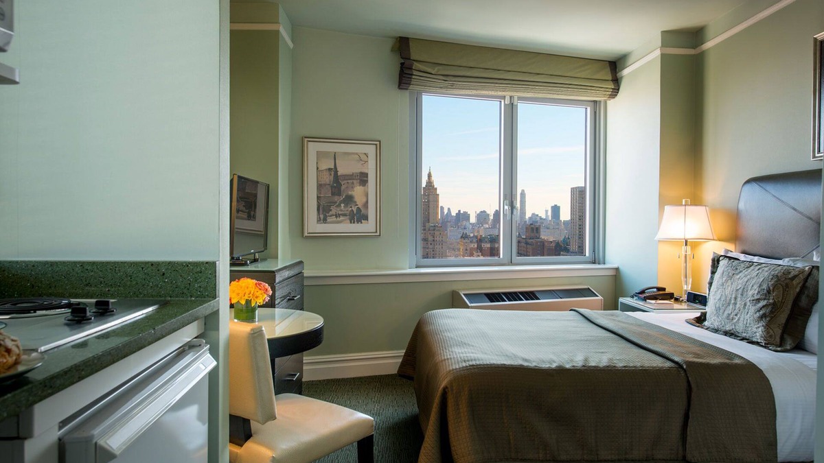 Lincoln Square Apartment | Genuine NYC Escape! Historic Property Near the Metropolitan Museum of Art!