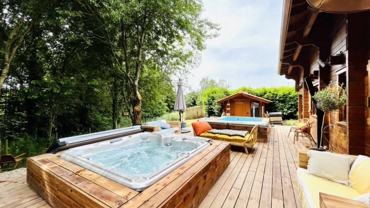 Talmont-Saint-Hilaire Ski Chalet | Genuine wooden chalet with spa and pool 10 minutes from the beaches of the Vendée