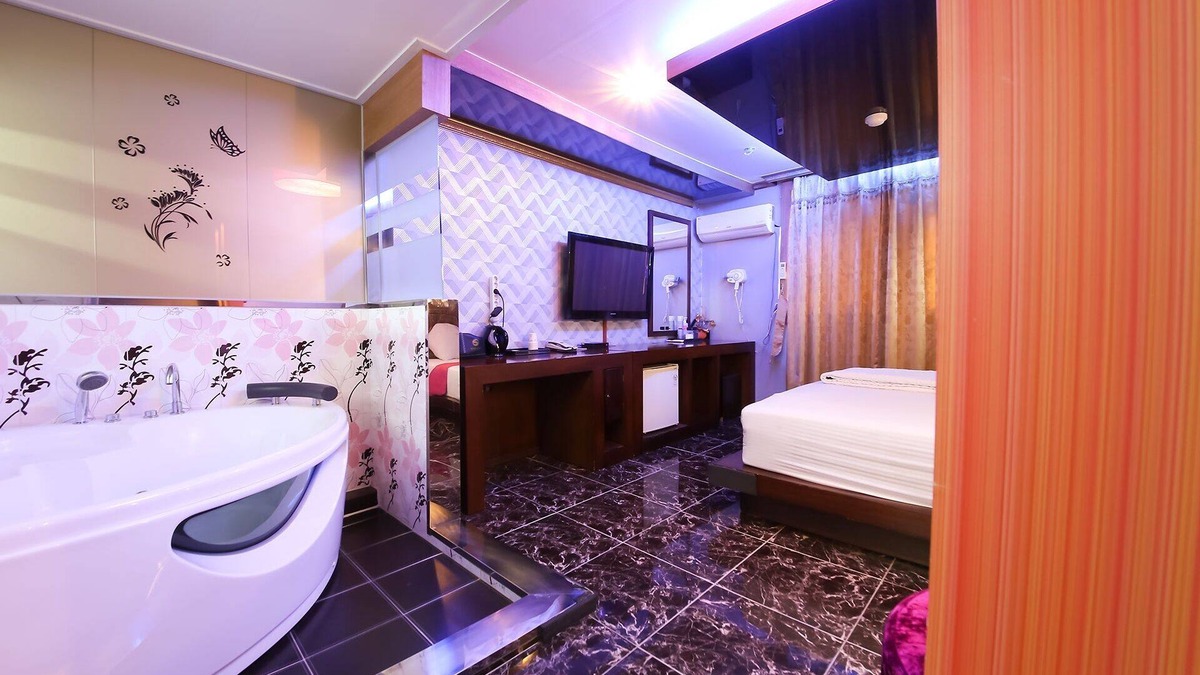 Geochang Hotel | Geochang Dubai