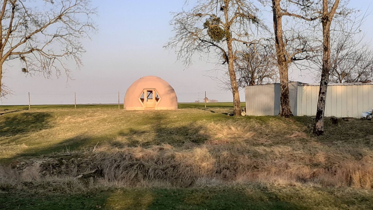 Oucques Cottage | Geodesic bubble