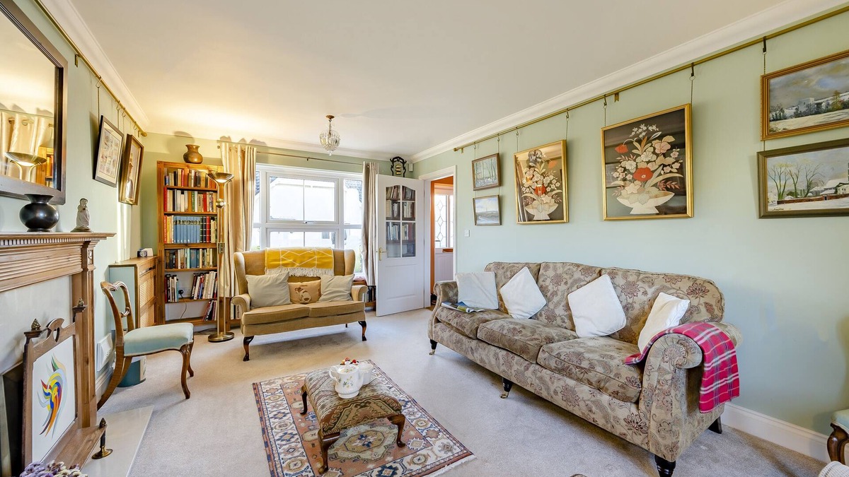 Hingham House | Geoff's Place - Three Bedroom House, Sleeps 5