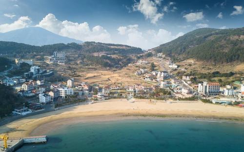 Irun-myeon House | Geojae marine boy pension