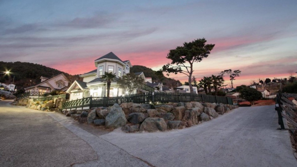 Okpo-dong House | Geojedo Moria Pension