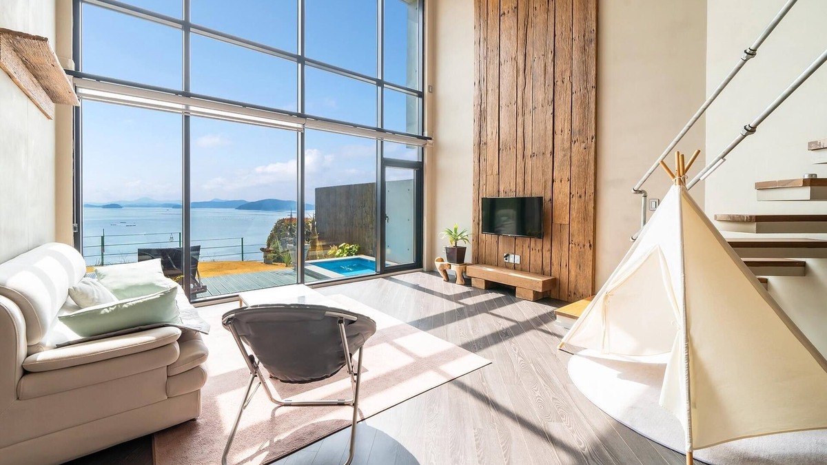 Geoje House | Geojedo Raonhiljo Pollvilla Pension