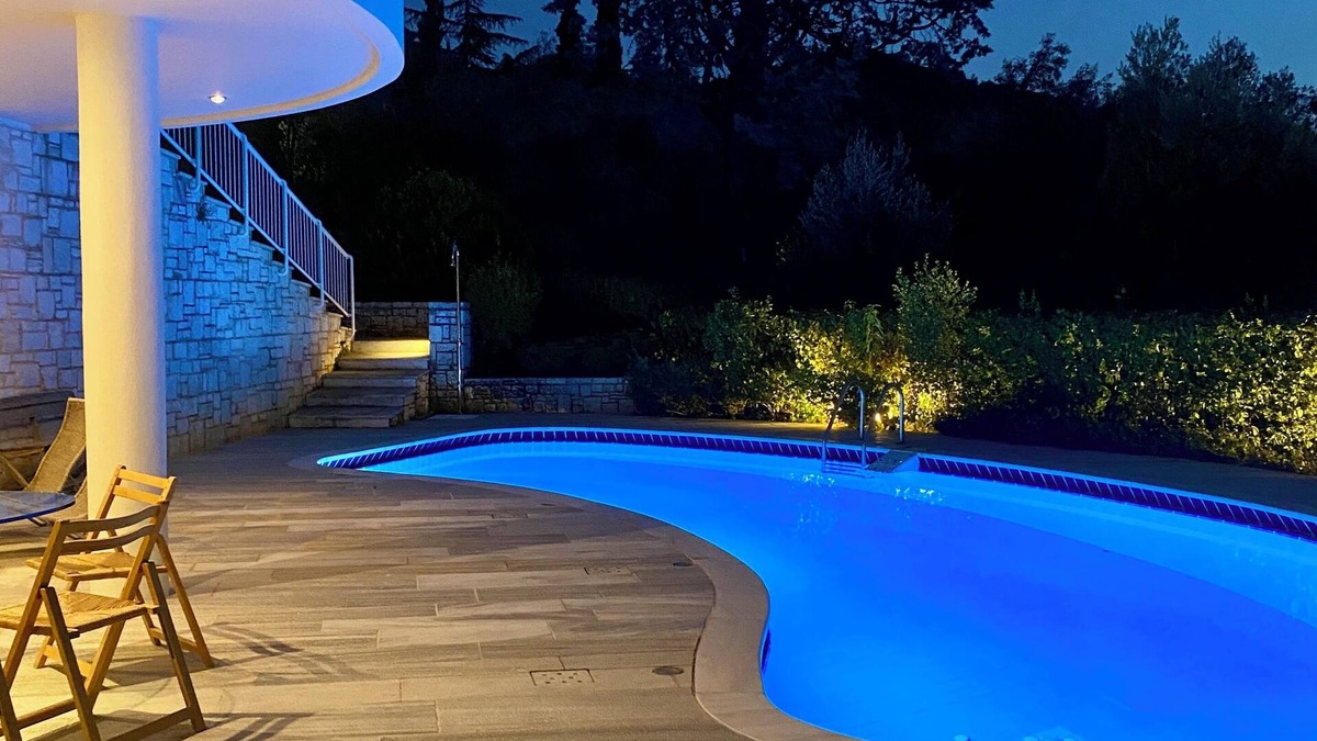 Ekali Villa | Geometric Villa Anine 4-bedroom with Oval Swimming pool