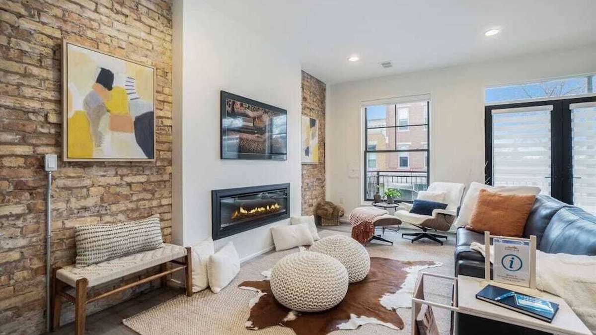 Holland Condo | George 201 Charming Condo on 8th w/Deck