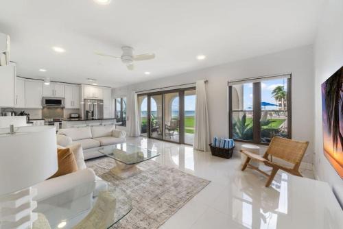Seven Mile Beach Apartment | George Town Villas #117