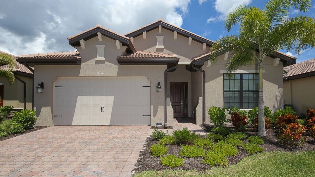 Laurel House | GEORGEOUS HOME ONLY 3MILES AWAY FROM NOKOMIS BEACH