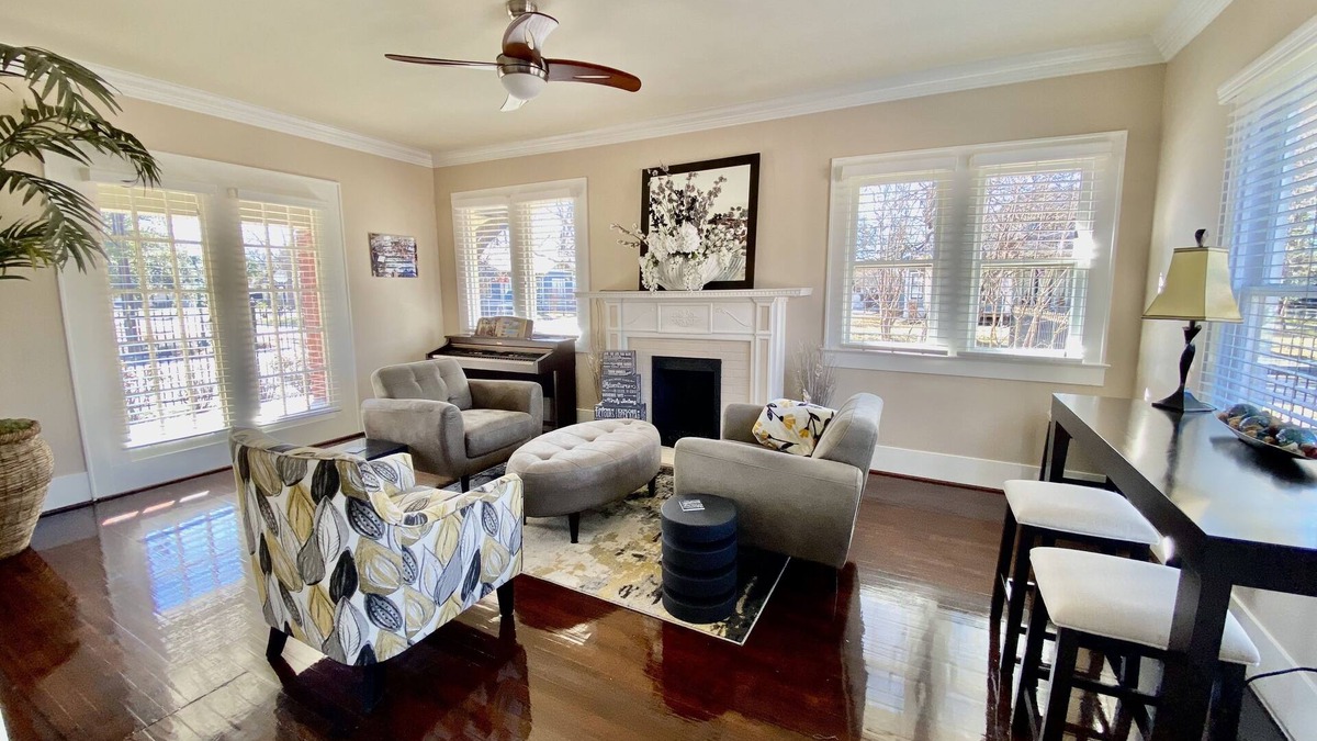 Georgetown Bed & Breakfast | Georgetown Bed&Breakfast: Kaleidoscope Room Sleeps 2. King bed or 2 twin beds.
