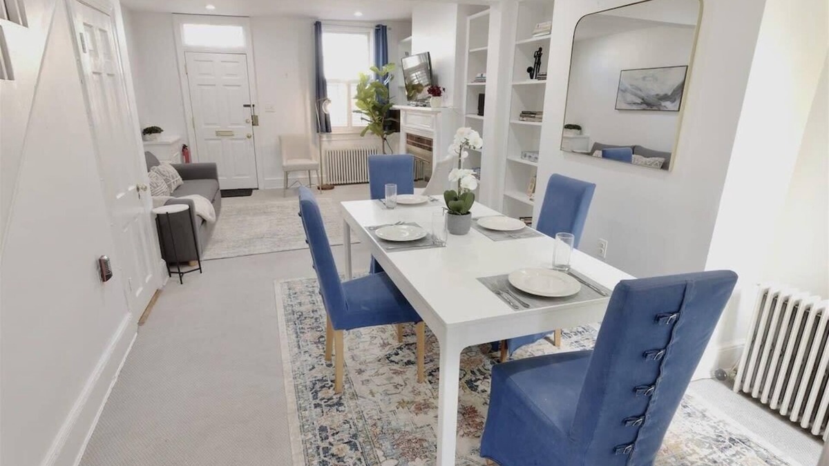 Georgetown House | Georgetown Cobblestone Cottage - Private Parking!